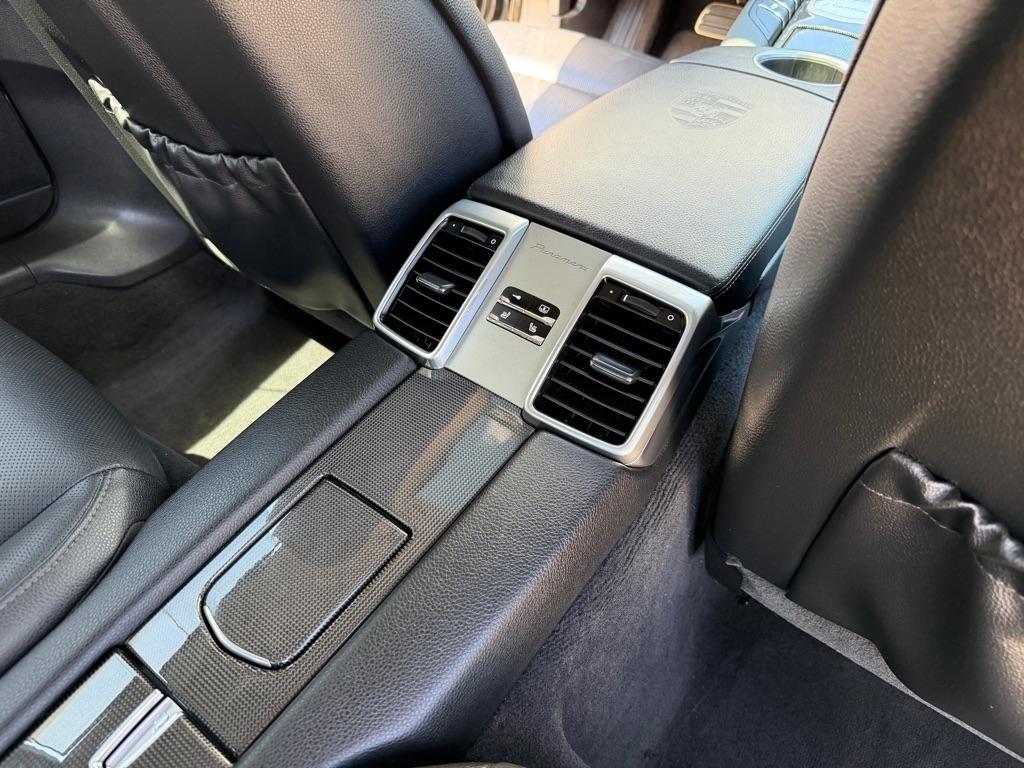 Porsche Panamera S 2012