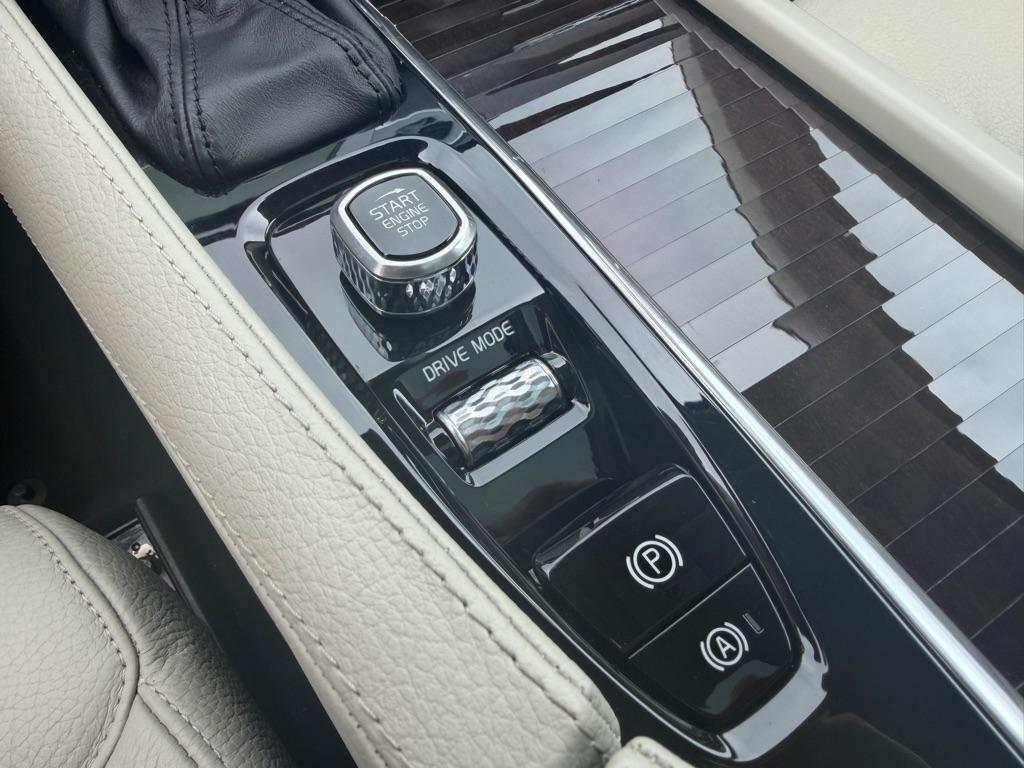 Volvo XC90 T6 Momentum AWD 2018