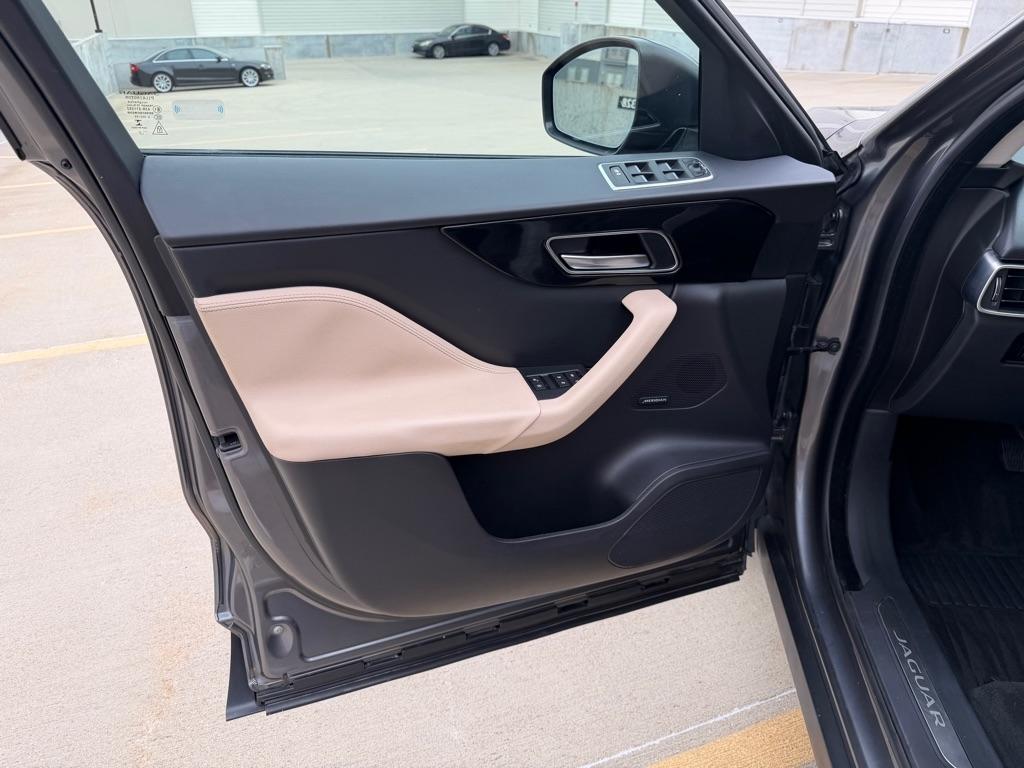 Jaguar F-Pace 25t Premium 2018