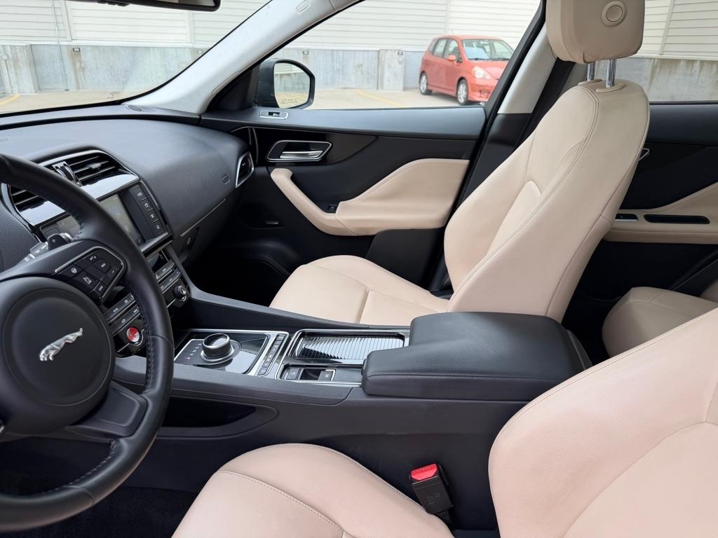Jaguar F-Pace 25t Premium 2018
