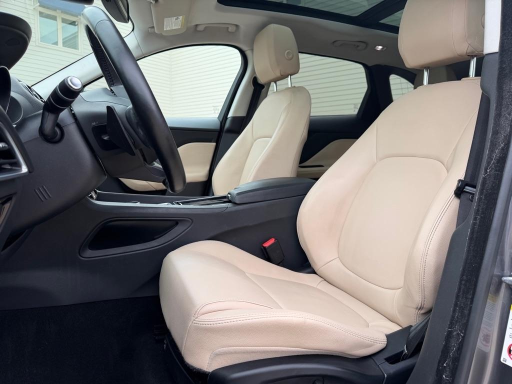 Jaguar F-Pace 25t Premium 2018