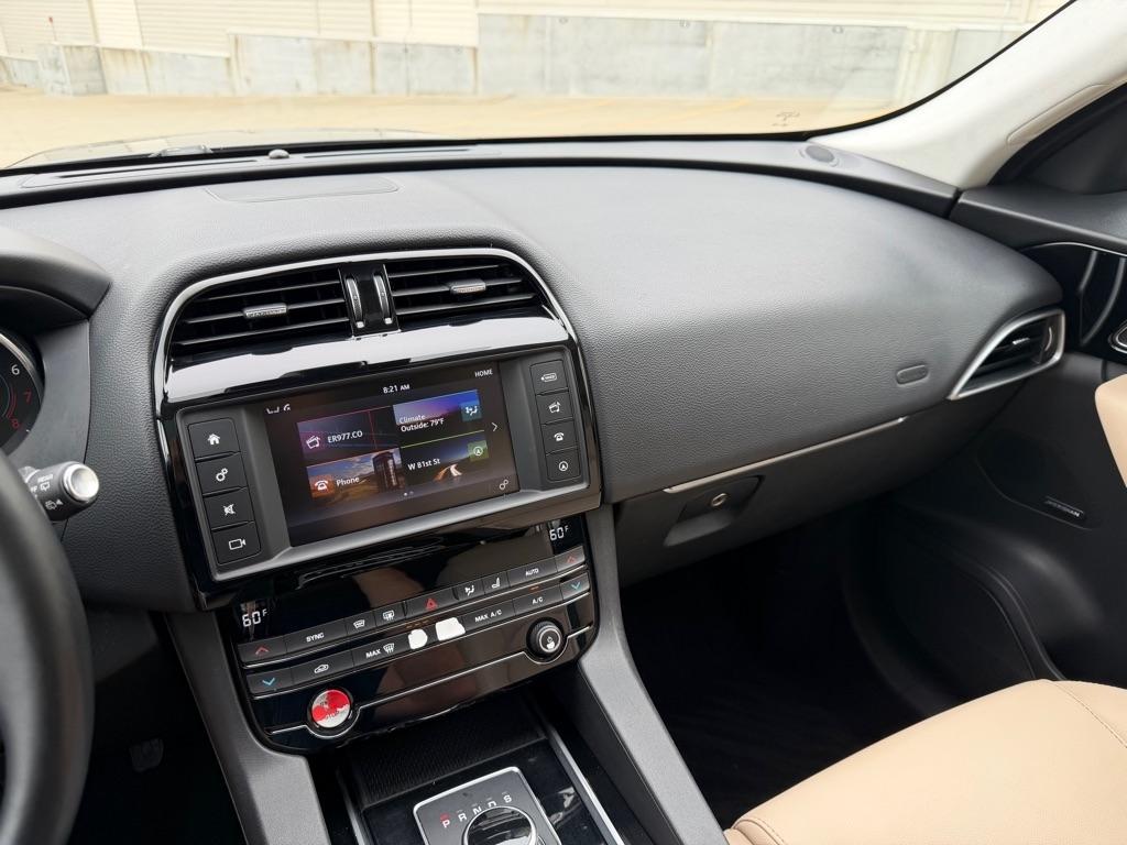 Jaguar F-Pace 25t Premium 2018