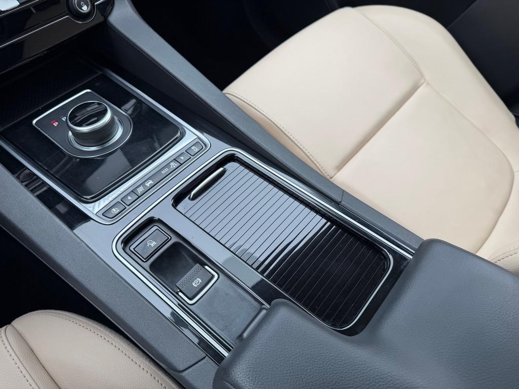 Jaguar F-Pace 25t Premium 2018
