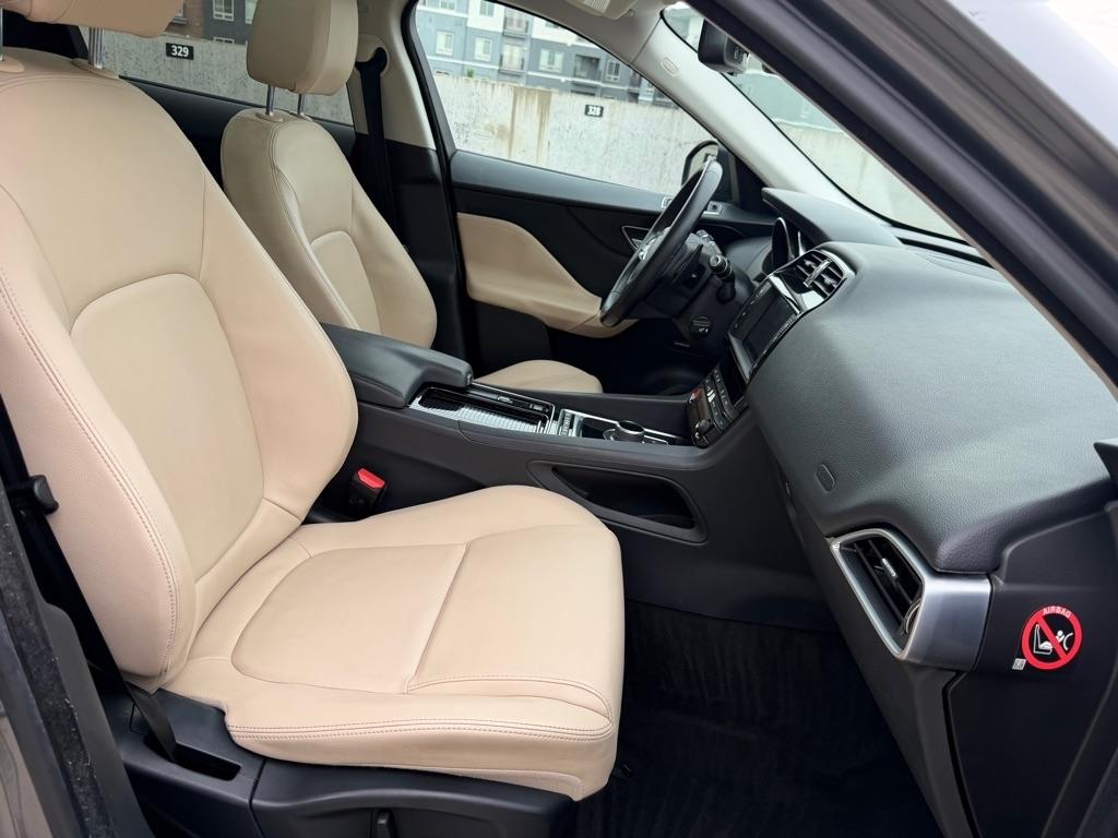 Jaguar F-Pace 25t Premium 2018