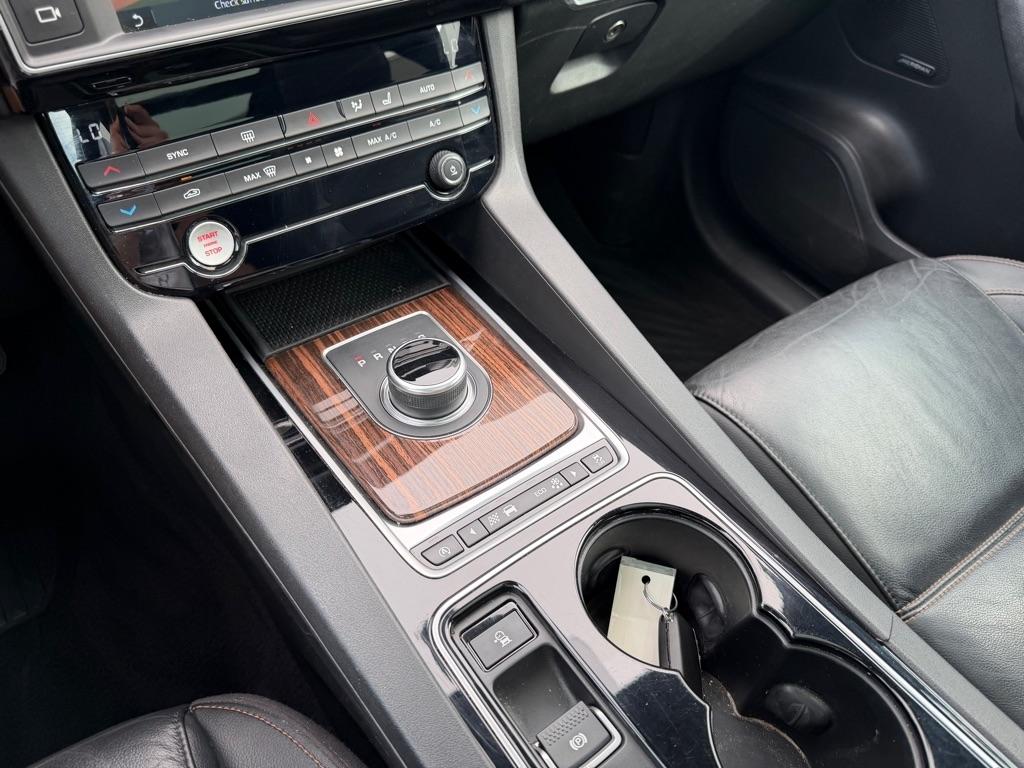 Jaguar F-Pace 35t Prestige 2017