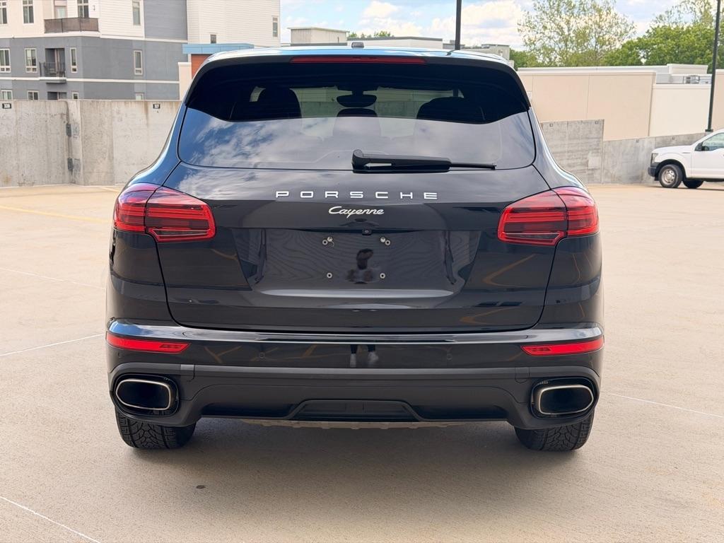 Porsche Cayenne Base 2016