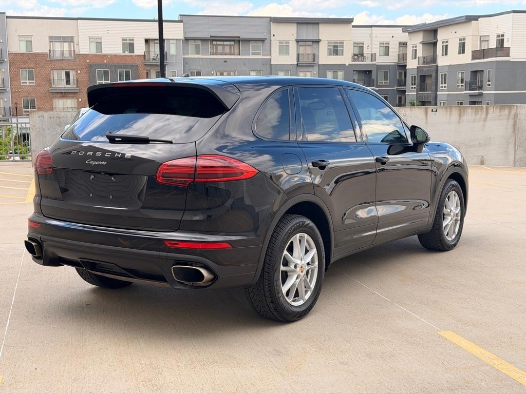 Porsche Cayenne Base 2016