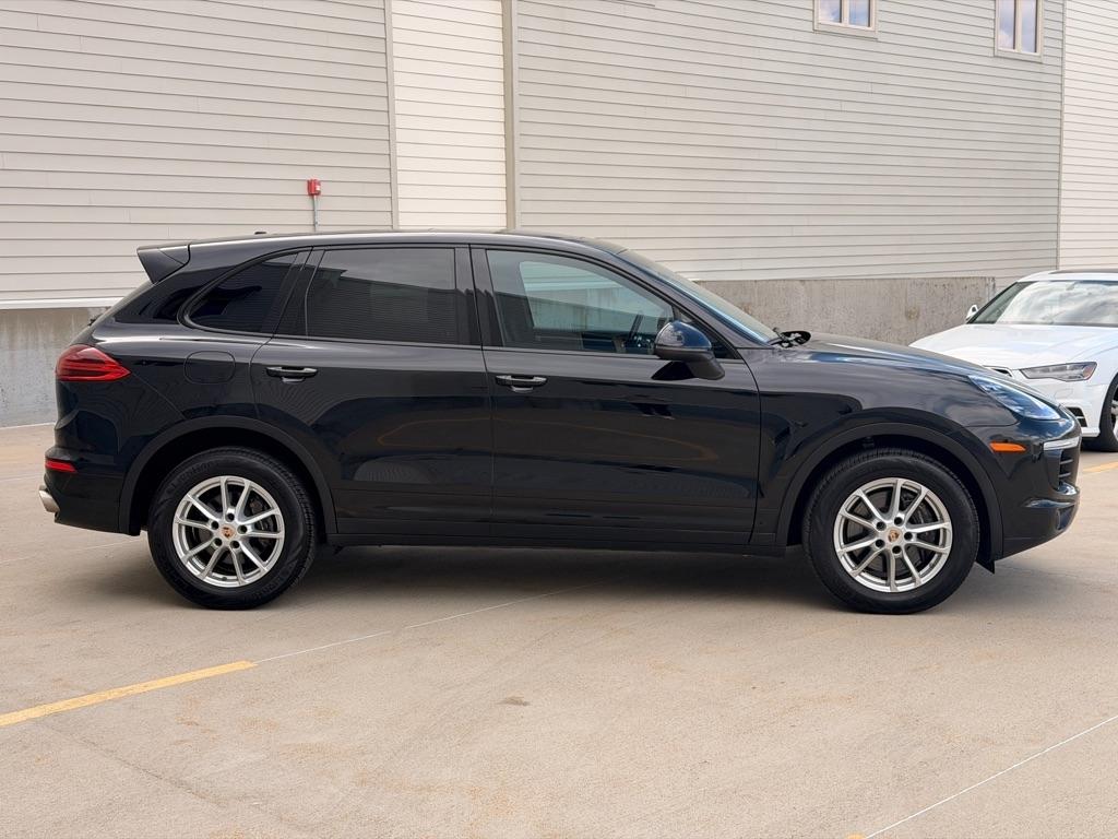 Porsche Cayenne Base 2016