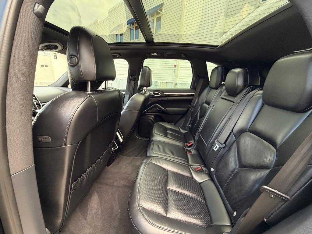 Porsche Cayenne Base 2016