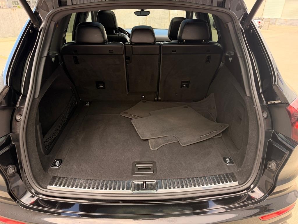 Porsche Cayenne Base 2016