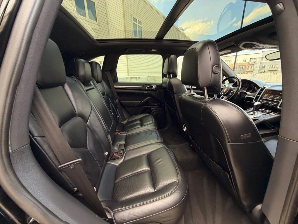 Porsche Cayenne Base 2016