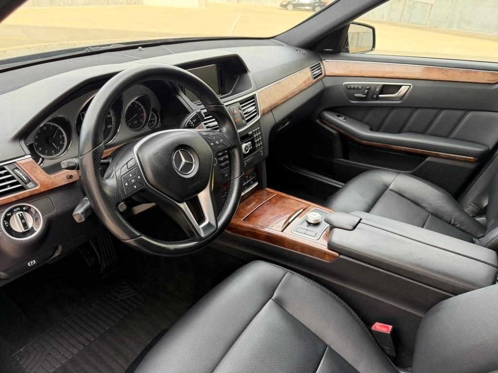 Mercedes-Benz E-Class E350 4MATIC Sedan 2012
