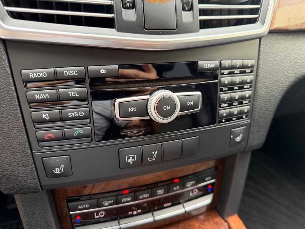 Mercedes-Benz E-Class E350 4MATIC Sedan 2012
