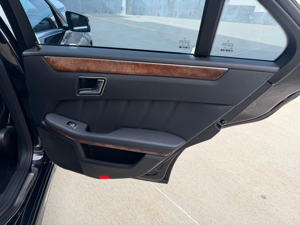 Mercedes-Benz E-Class E350 4MATIC Sedan 2012