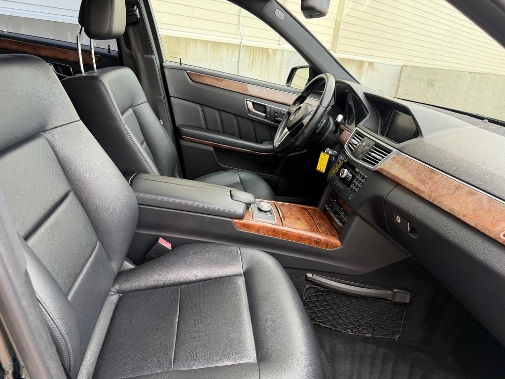 Mercedes-Benz E-Class E350 4MATIC Sedan 2012
