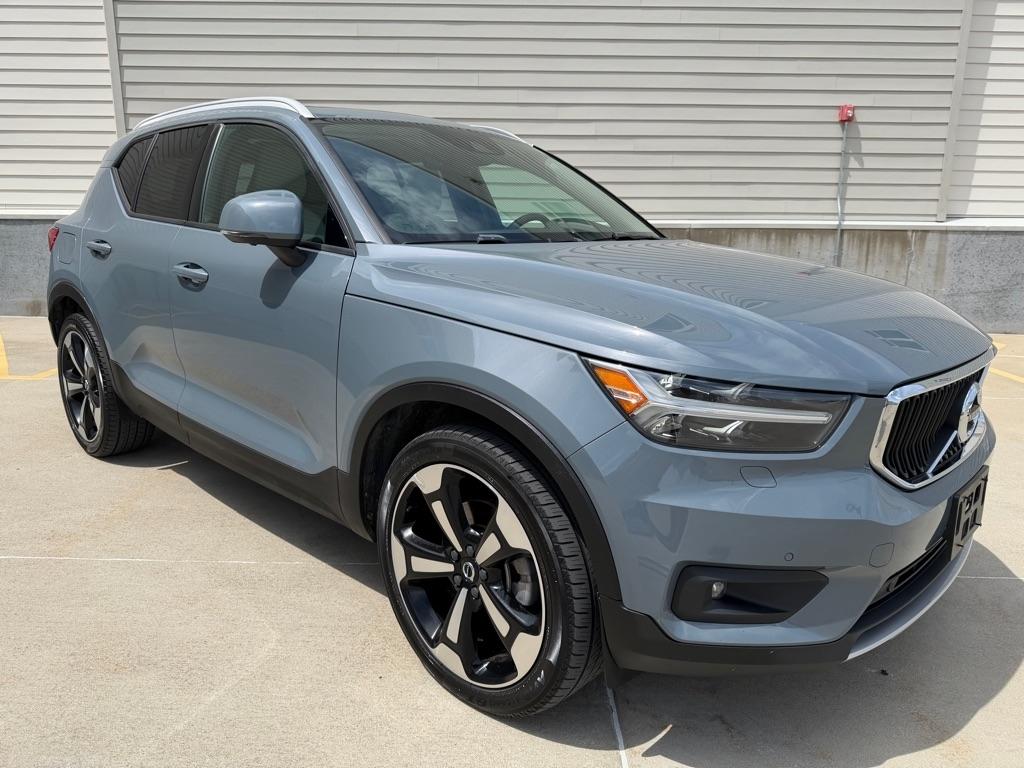 2021 Volvo XC40 T5 Momentum AWD