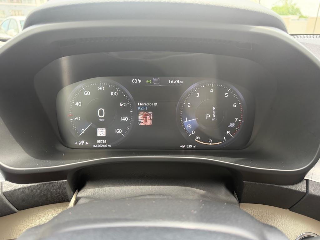 Volvo XC40 T5 Momentum AWD 2021