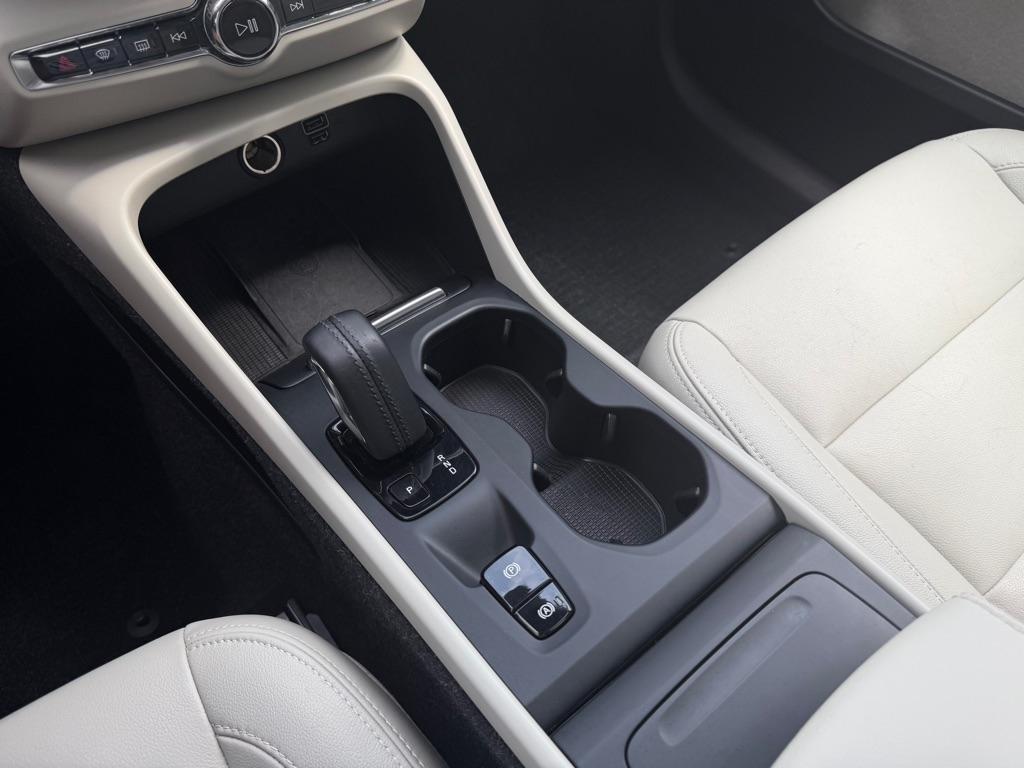 Volvo XC40 T5 Momentum AWD 2021