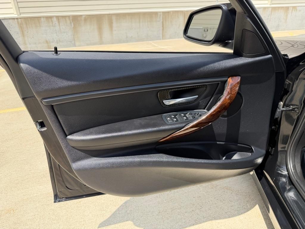 BMW 3-Series 320i xDrive 2013