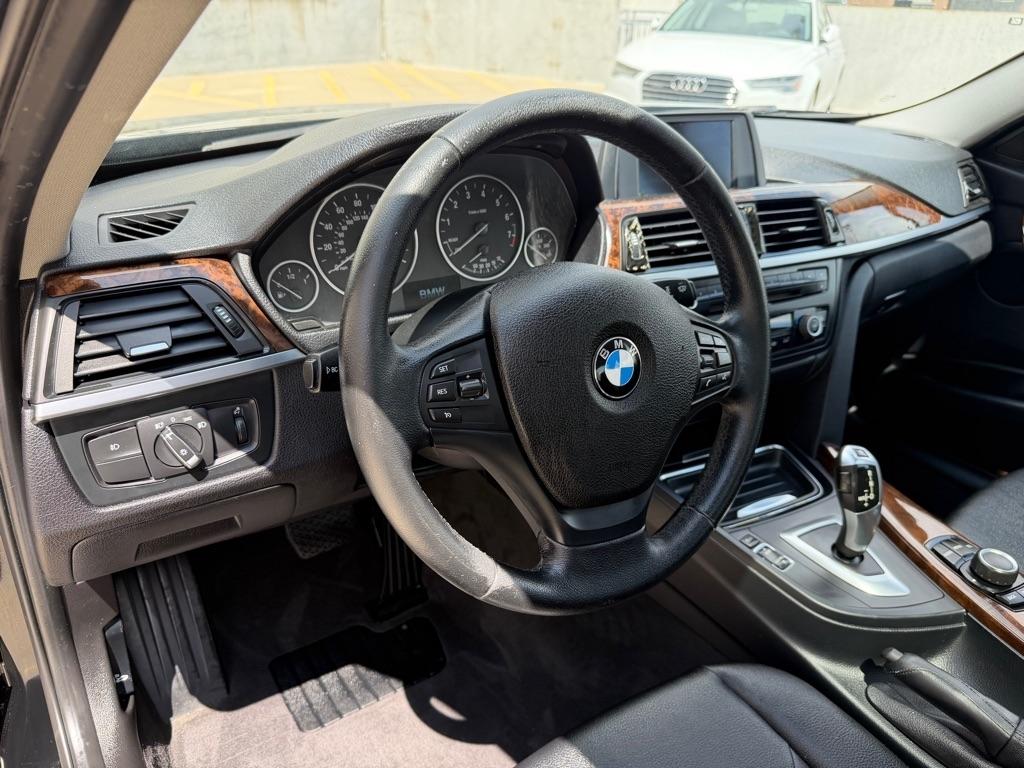 BMW 3-Series 320i xDrive 2013