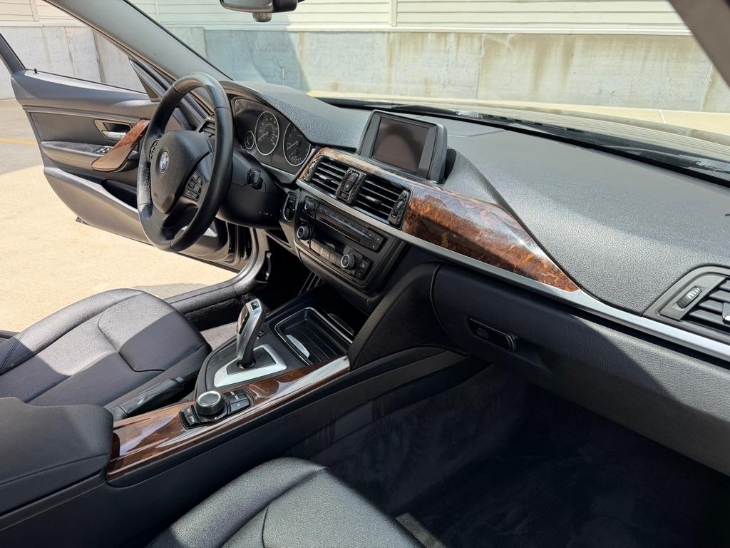 BMW 3-Series 320i xDrive 2013