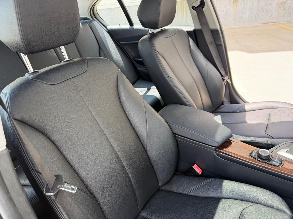 BMW 3-Series 320i xDrive 2013