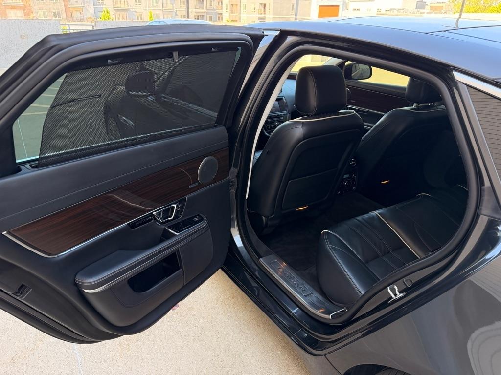 Jaguar XJ-Series XJL Portfolio 2014