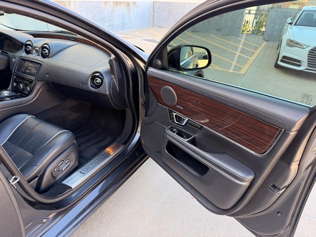 Jaguar XJ-Series XJL Portfolio 2014
