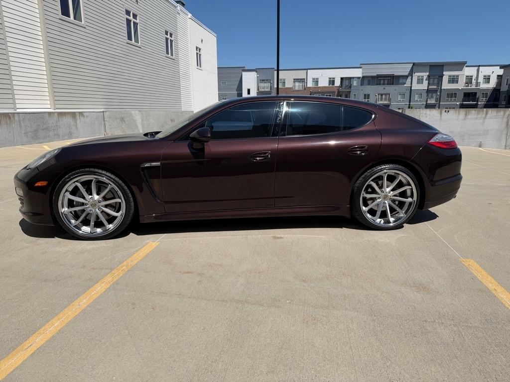 Porsche Panamera 4 2012