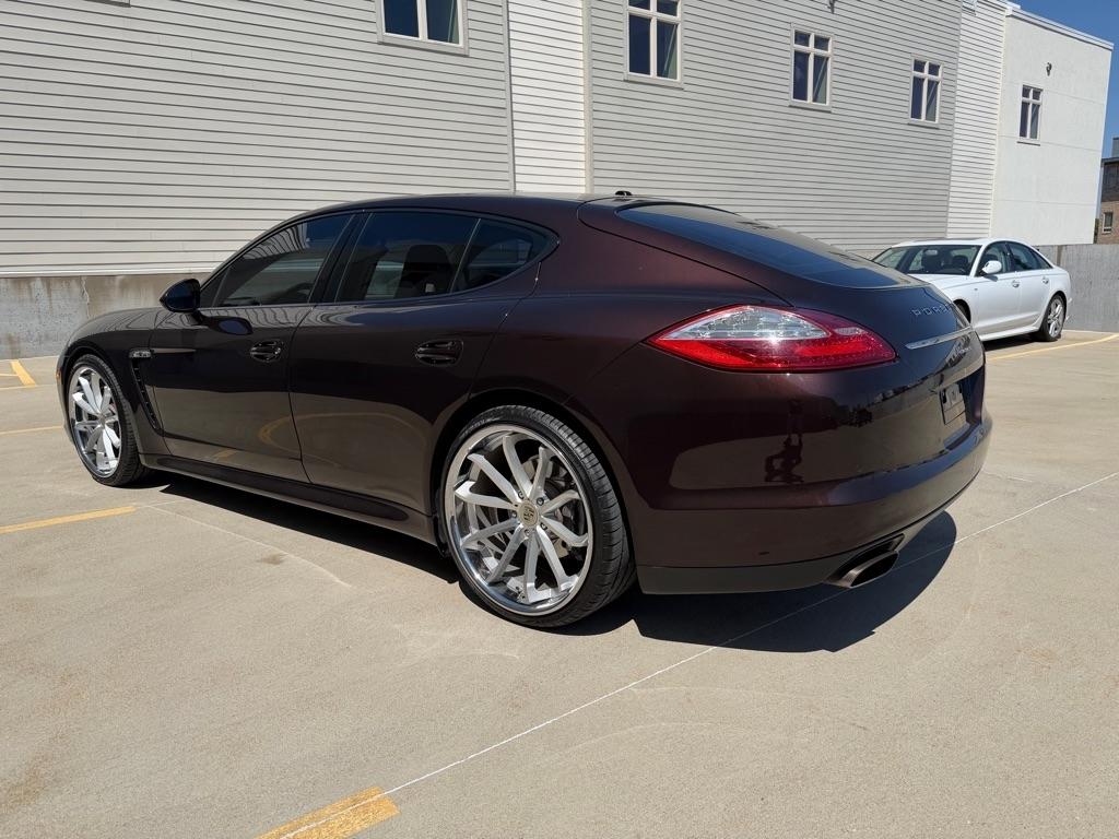 Porsche Panamera 4 2012