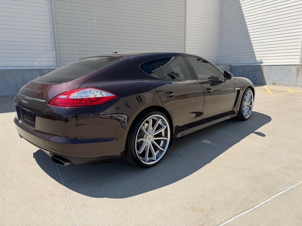 Porsche Panamera 4 2012