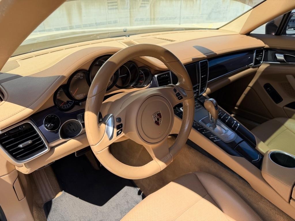 Porsche Panamera 4 2012