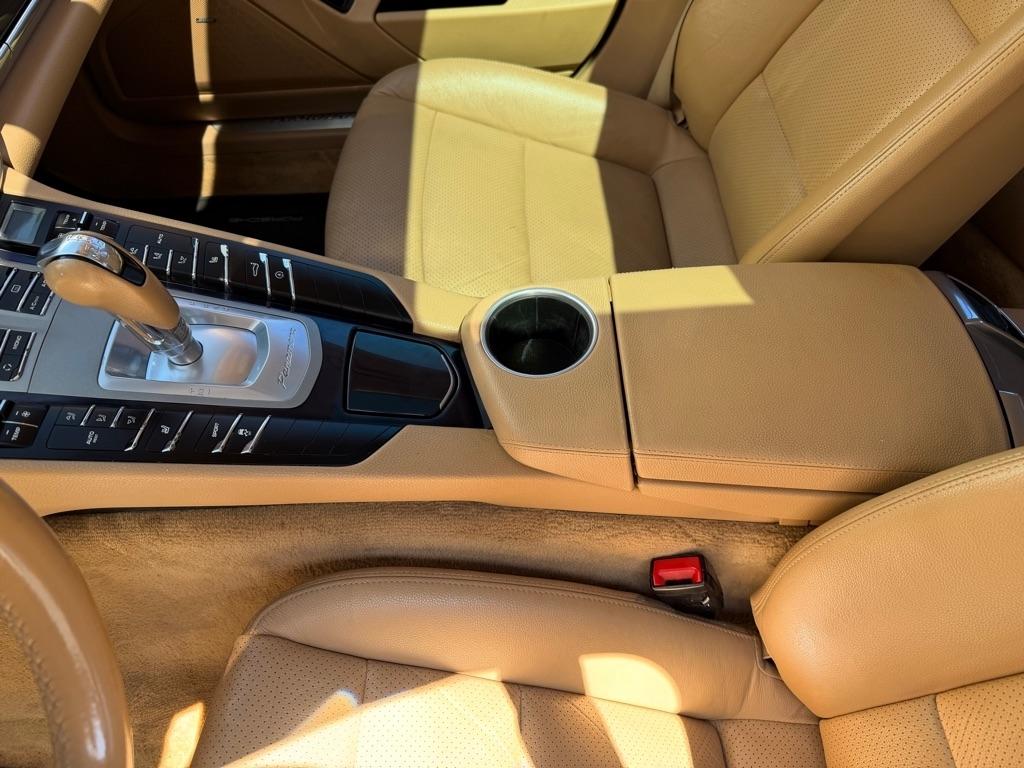 Porsche Panamera 4 2012
