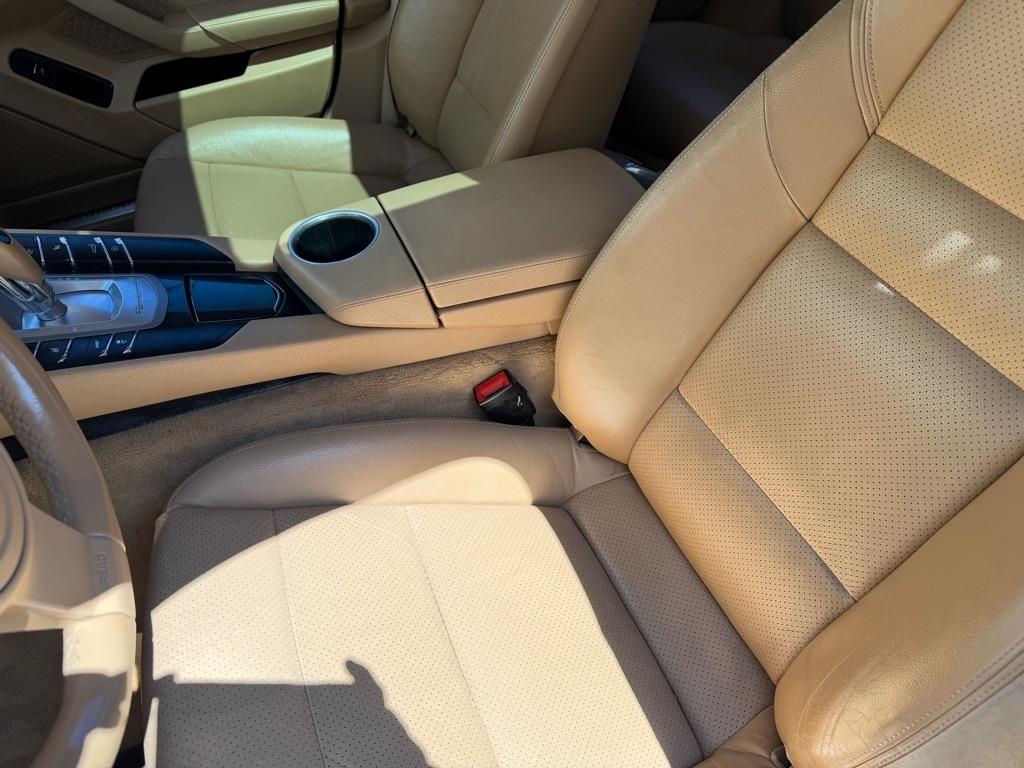 Porsche Panamera 4 2012