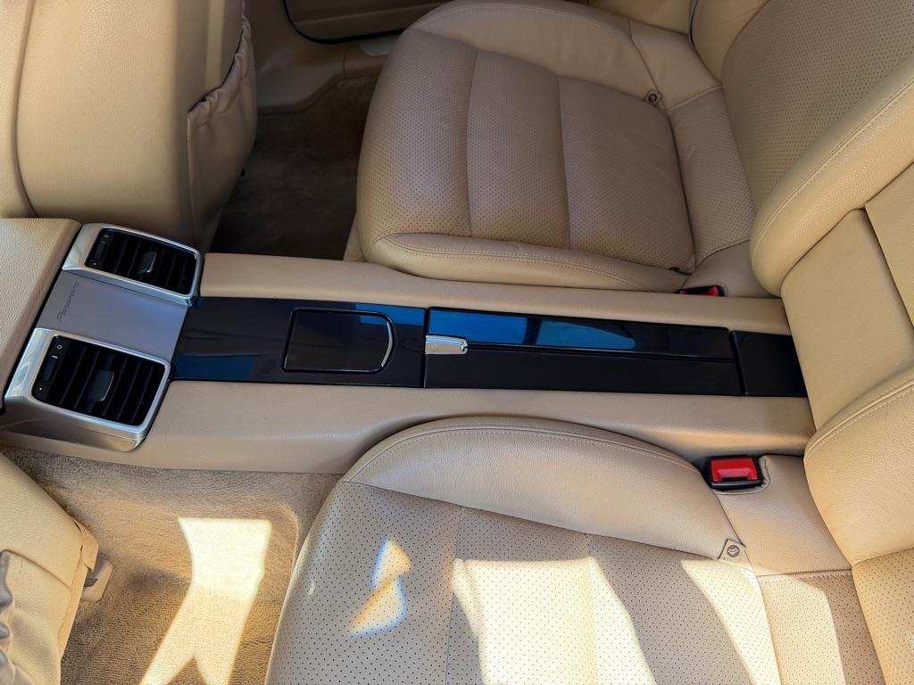 Porsche Panamera 4 2012