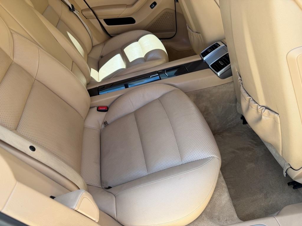 Porsche Panamera 4 2012
