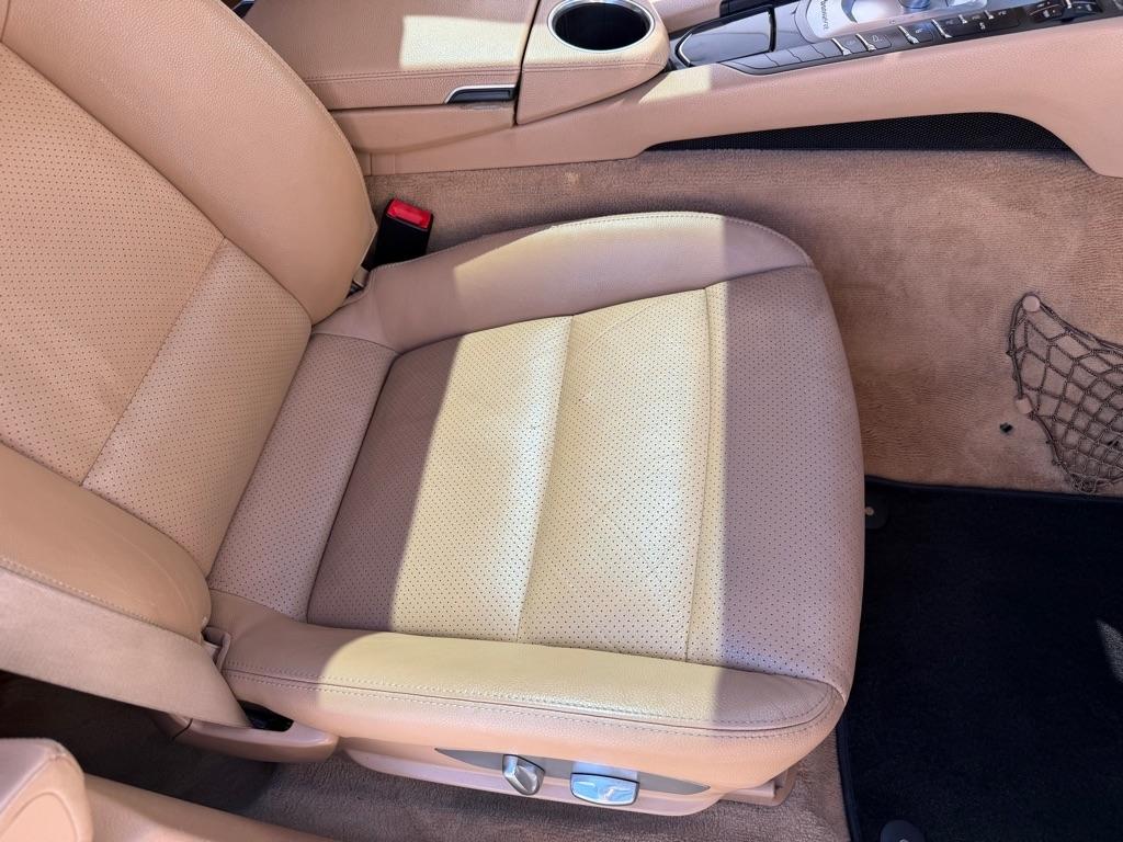 Porsche Panamera 4 2012