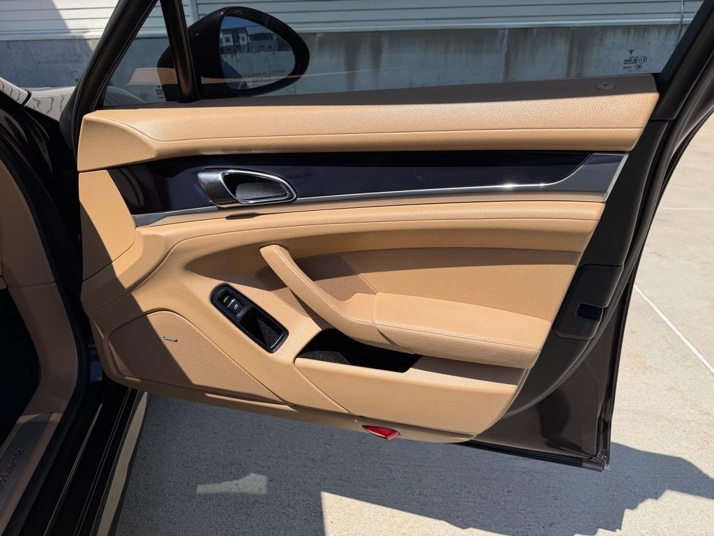 Porsche Panamera 4 2012
