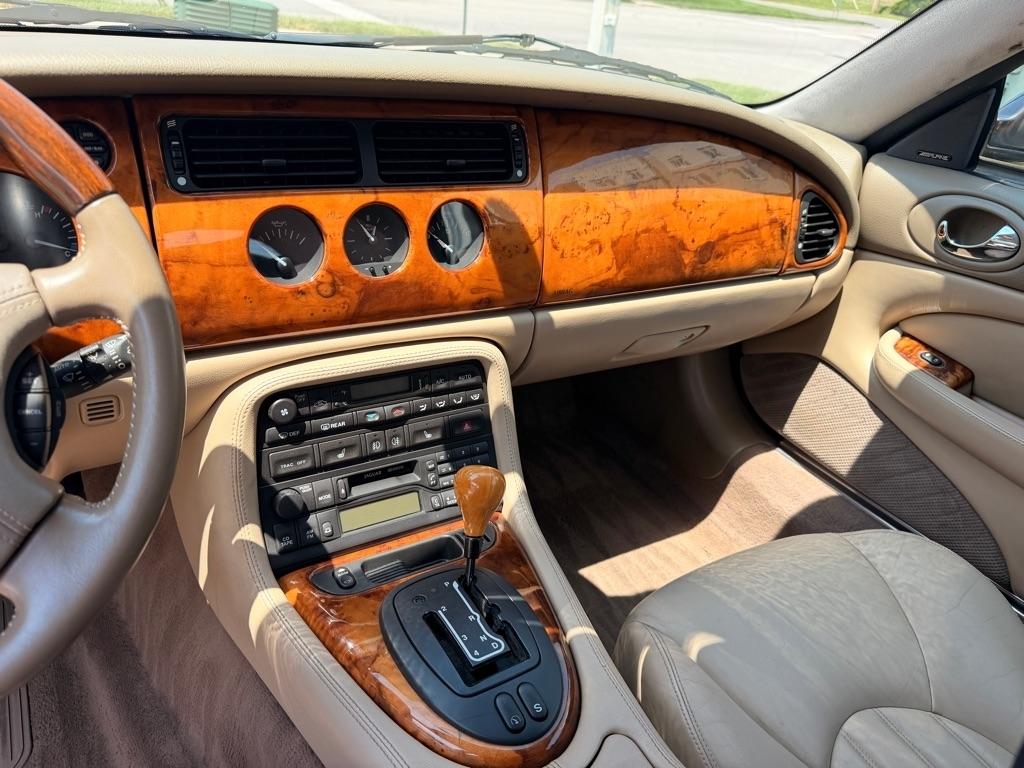 Jaguar XK8 Convertible 2000