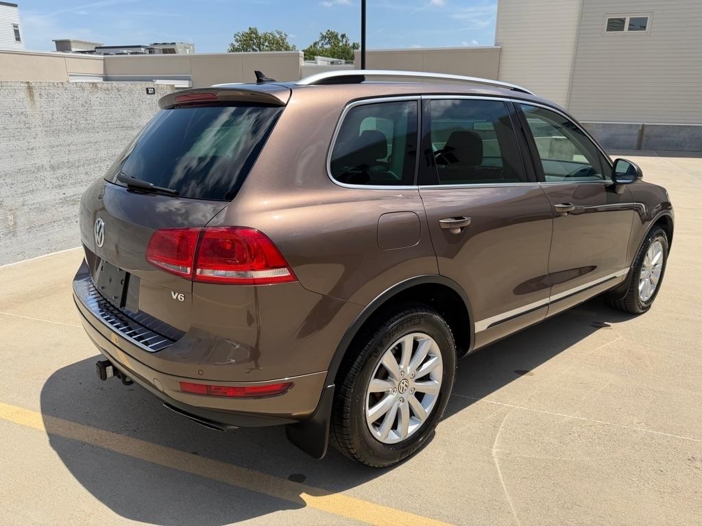 Volkswagen Touareg VR6 Sport w/Navigation 2012