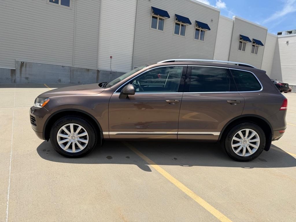 Volkswagen Touareg VR6 Sport w/Navigation 2012