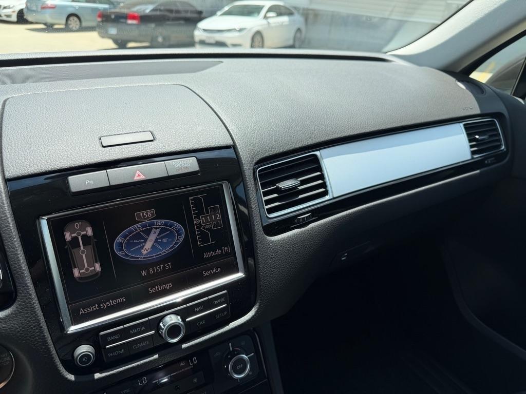 Volkswagen Touareg VR6 Sport w/Navigation 2012
