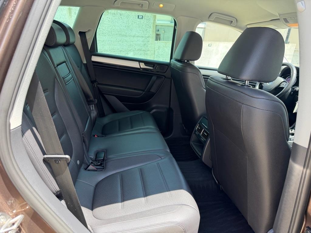 Volkswagen Touareg VR6 Sport w/Navigation 2012