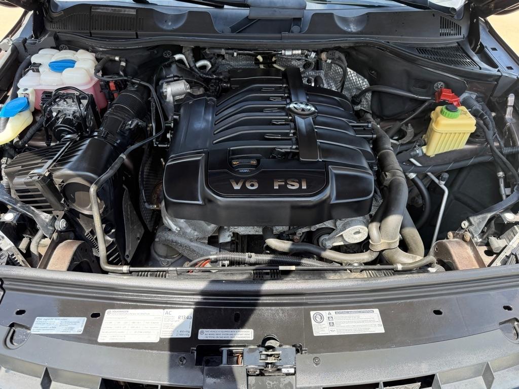 Volkswagen Touareg VR6 Sport w/Navigation 2012