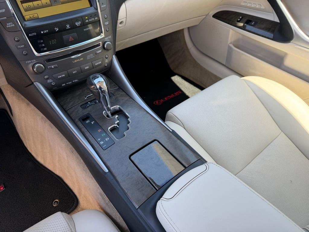 Lexus IS C IS 350C 2010