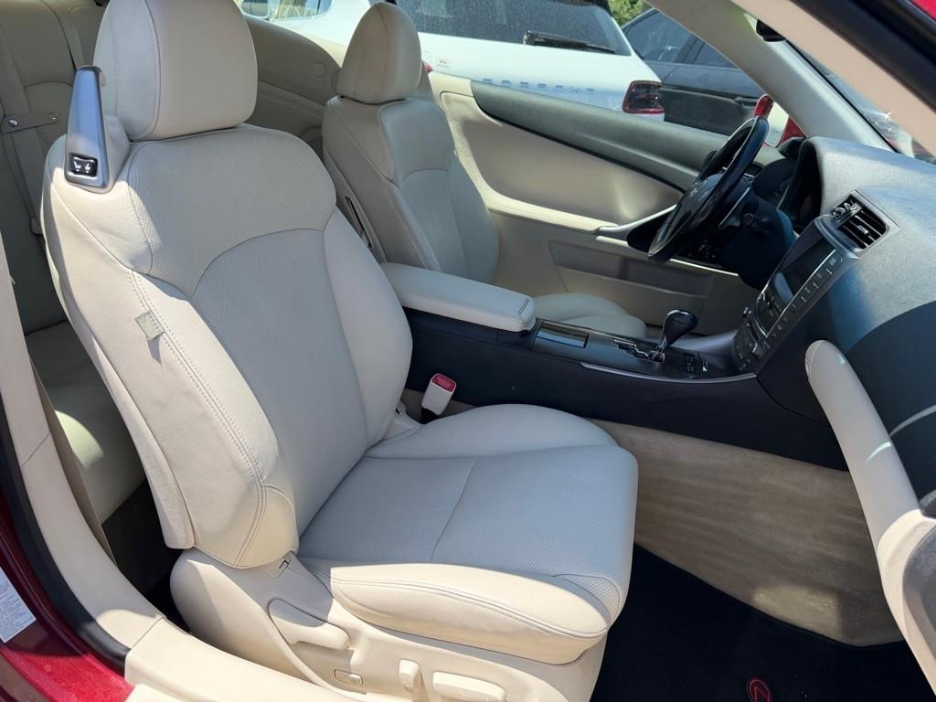 Lexus IS C IS 350C 2010