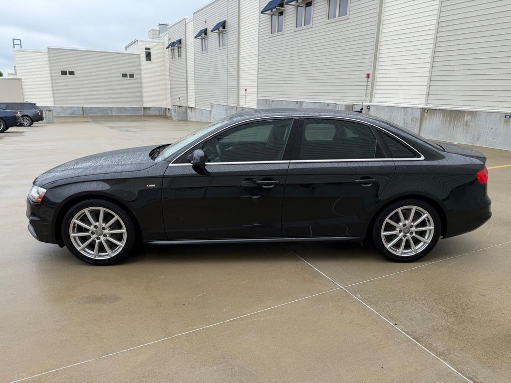 Audi A4 2.0T Sedan quattro Tiptronic 2015