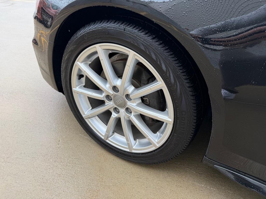 Audi A4 2.0T Sedan quattro Tiptronic 2015