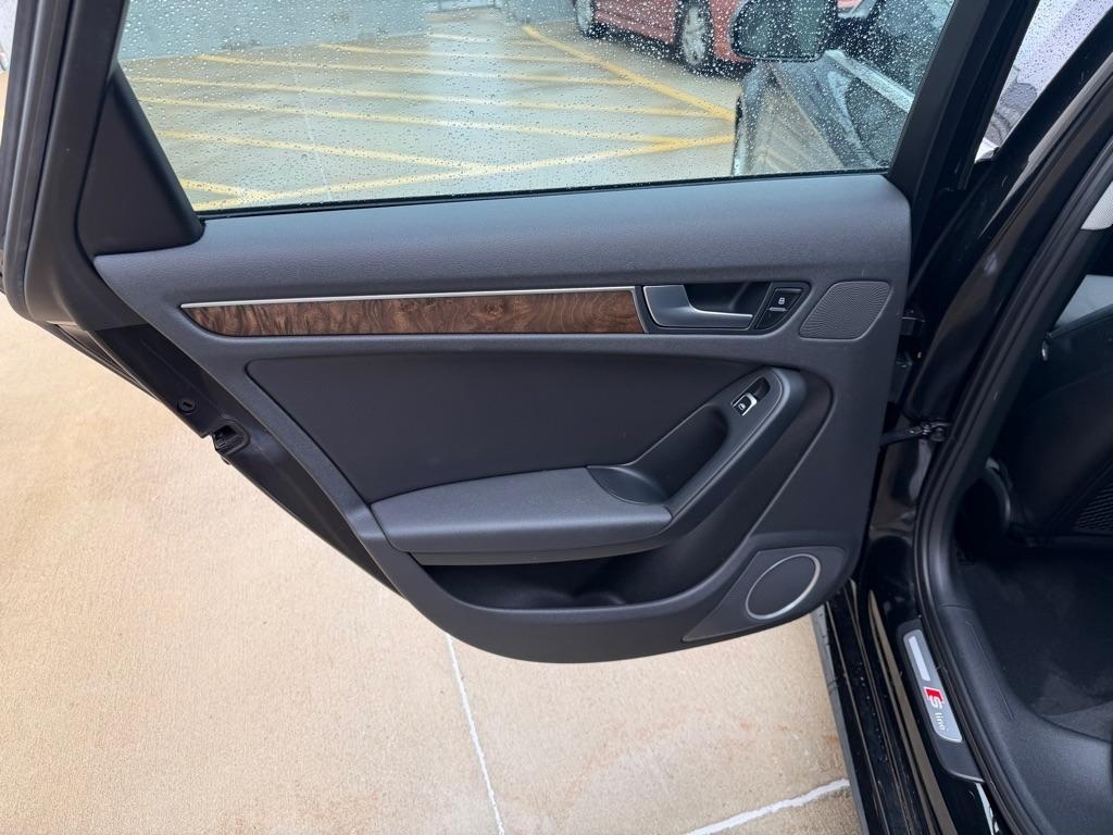 Audi A4 2.0T Sedan quattro Tiptronic 2015