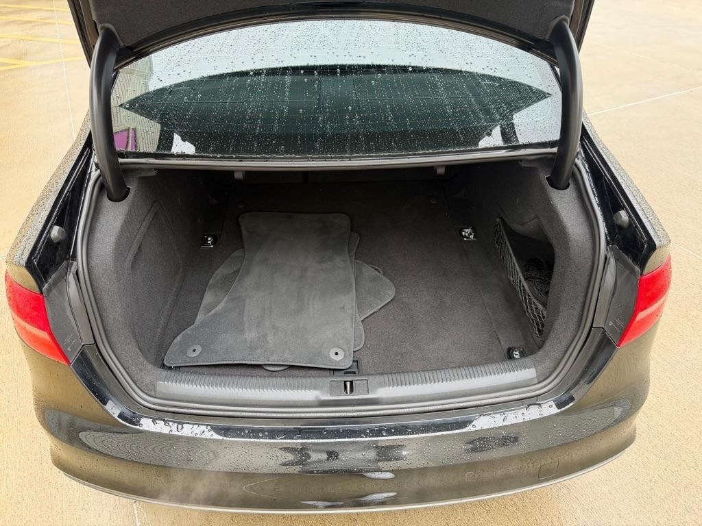 Audi A4 2.0T Sedan quattro Tiptronic 2015